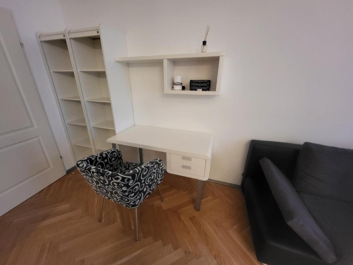 Cozynite Premium Apartment Hundertwasser Wina Bagian luar foto